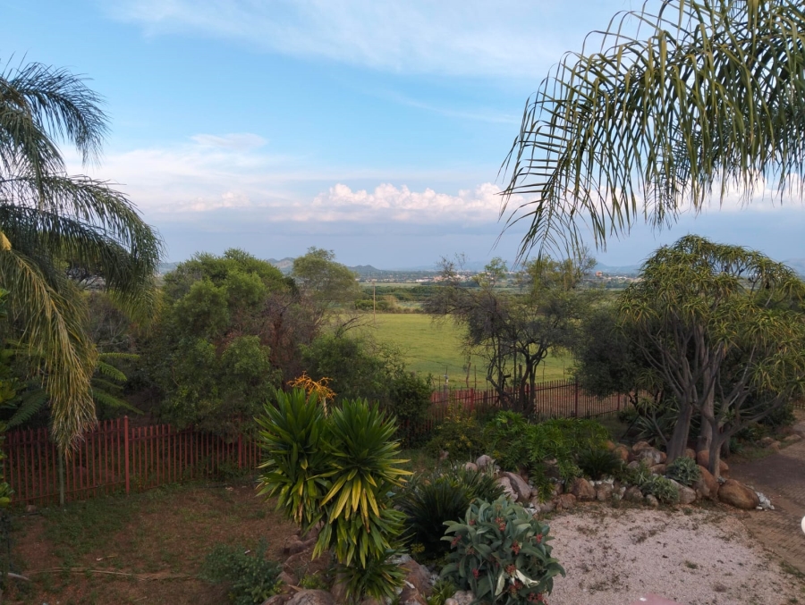 5 Bedroom Property for Sale in Roodekopjes Ah North West